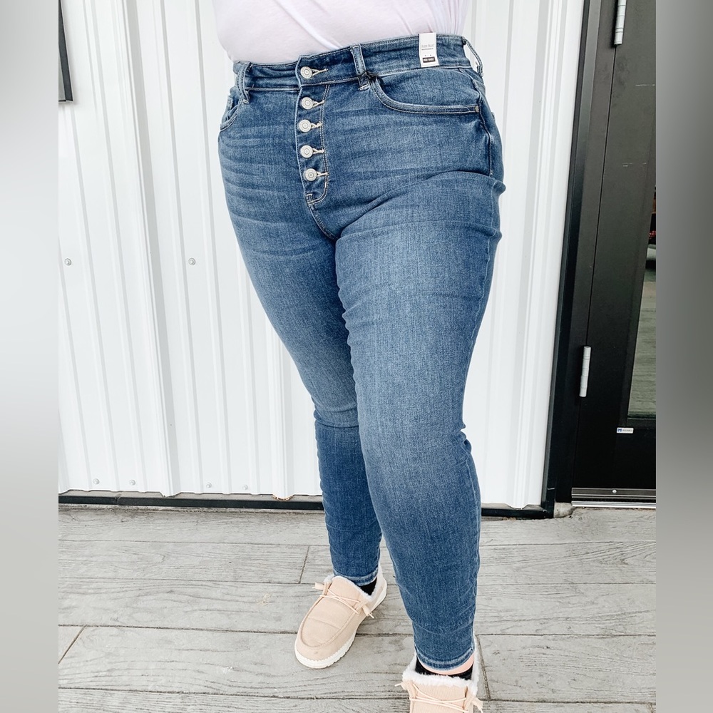 BNWT Judy Blue Jeans